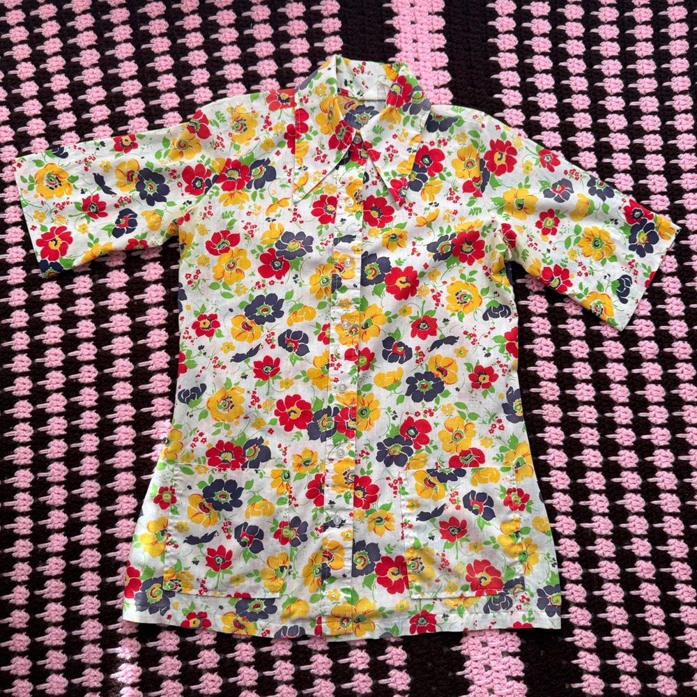 1970s Floral Button-Up Blouse